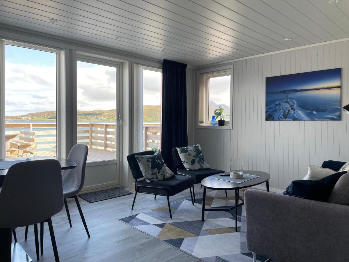 Luxurious Cabin By The Waterfront Лекнес Екстериор снимка