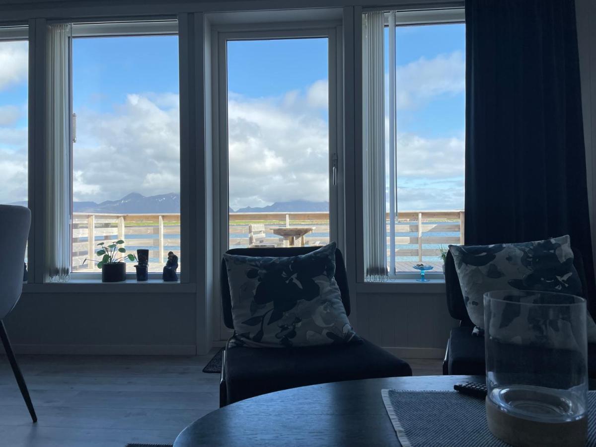 Luxurious Cabin By The Waterfront Лекнес Екстериор снимка