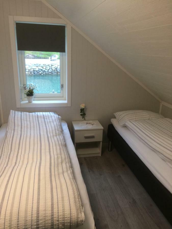 Luxurious Cabin By The Waterfront Лекнес Екстериор снимка