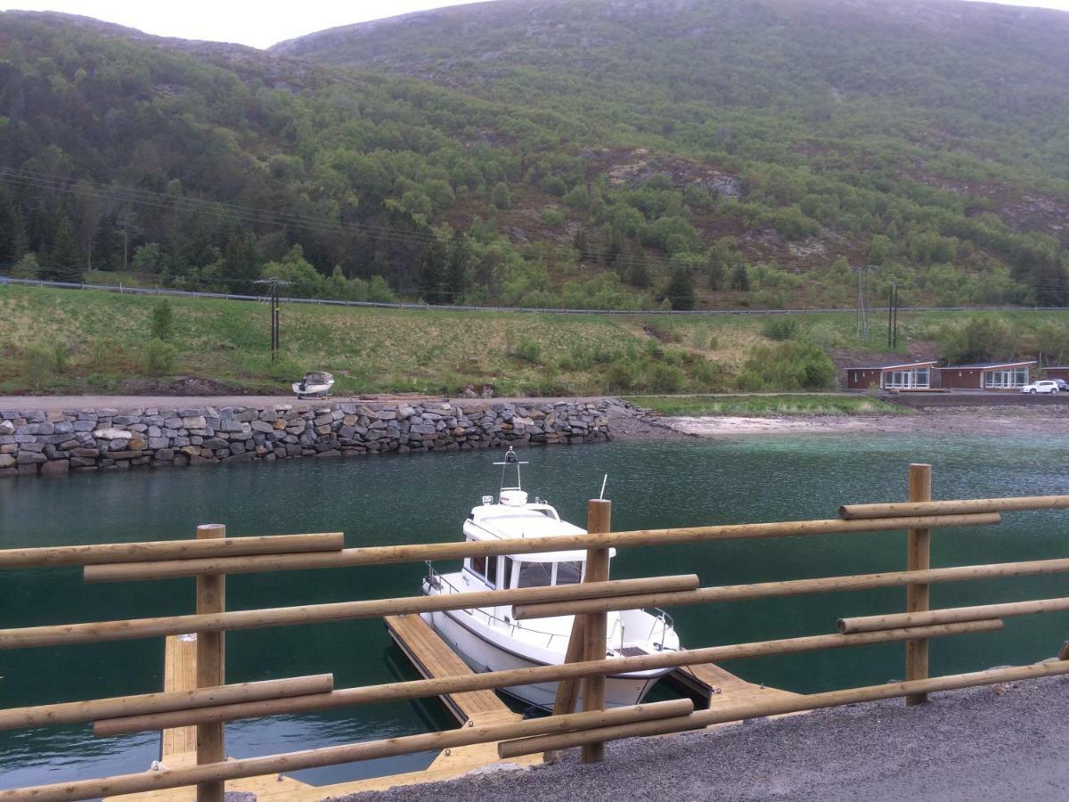 Luxurious Cabin By The Waterfront Лекнес Екстериор снимка