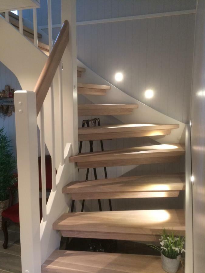 Luxurious Cabin By The Waterfront Лекнес Екстериор снимка